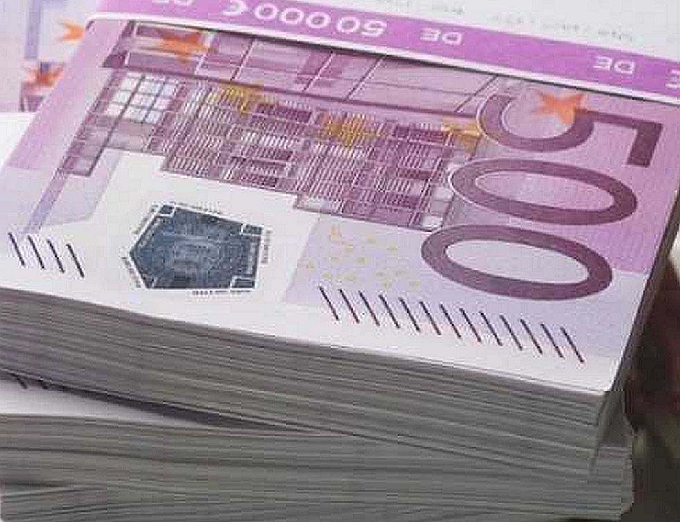 Турчин шверцовао 45.000 евре у рођенданској кеси